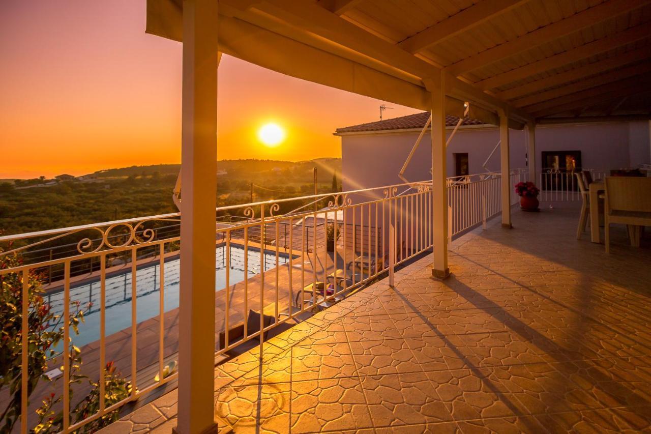 The View Villa Maries  ภายนอก รูปภาพ