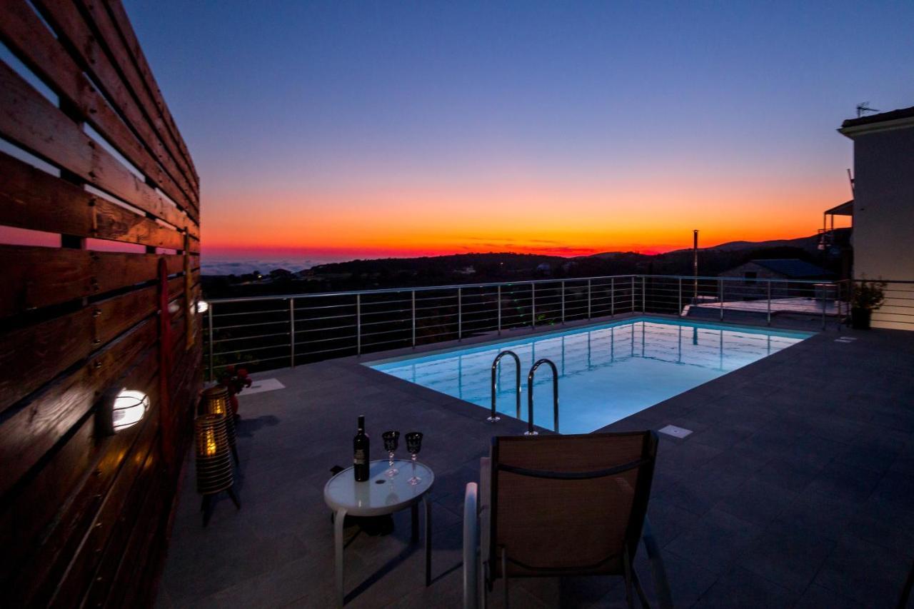The View Villa Maries  ภายนอก รูปภาพ