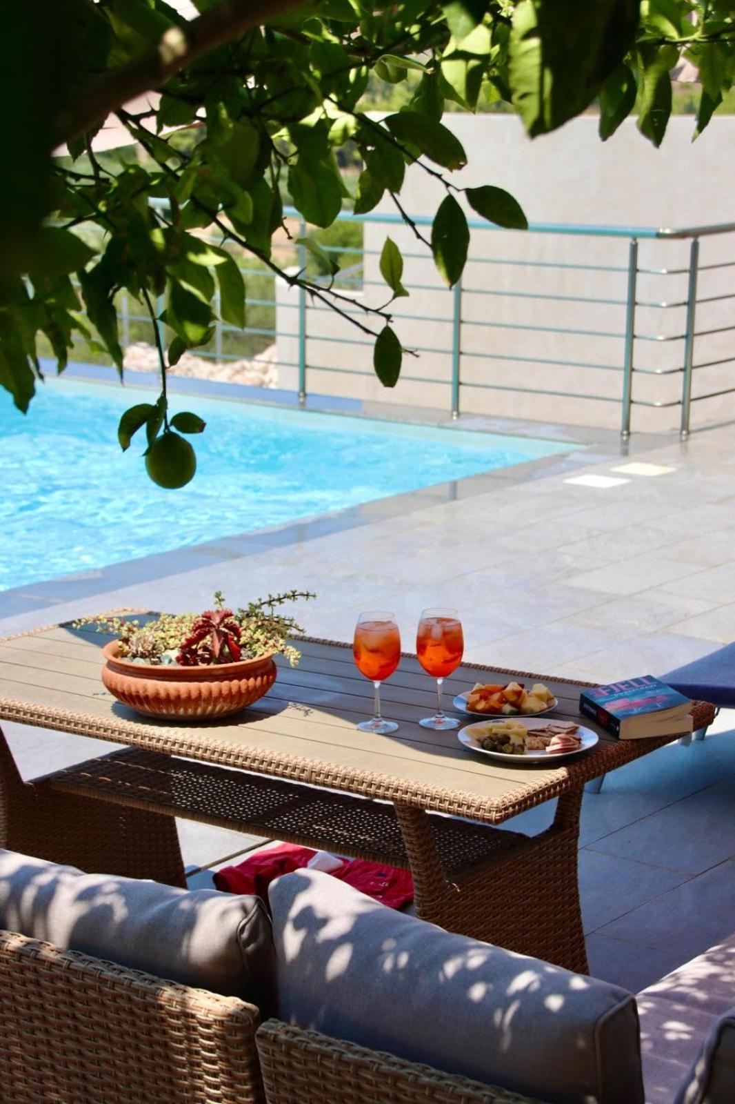 The View Villa Maries  ภายนอก รูปภาพ