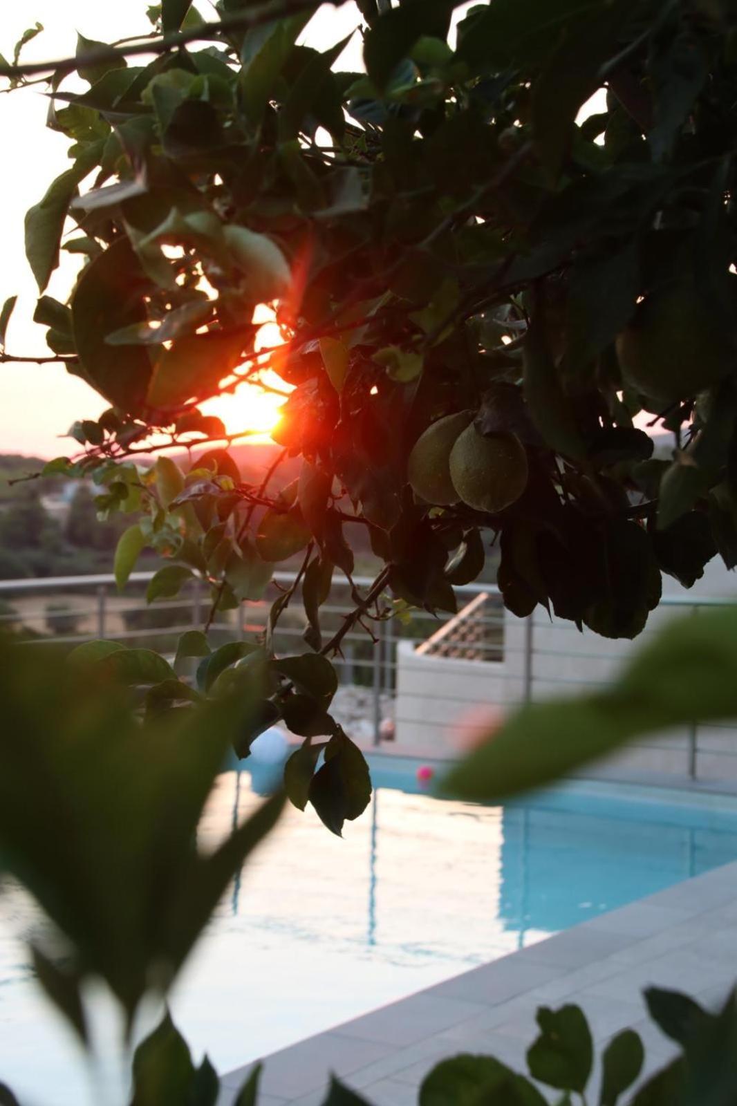 The View Villa Maries  ภายนอก รูปภาพ
